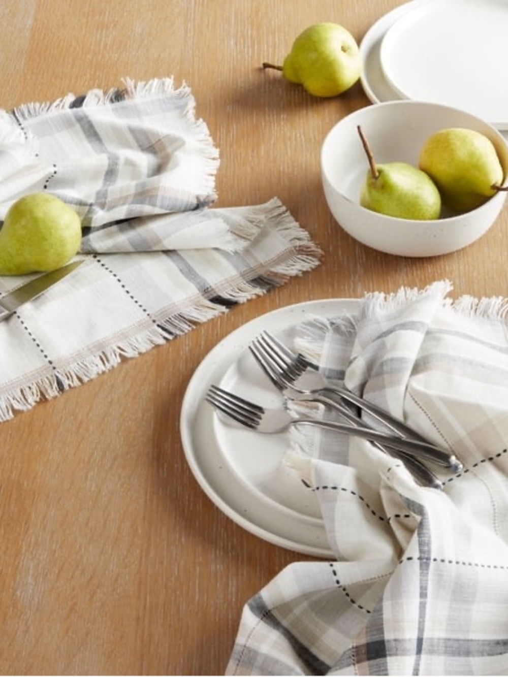 Bundle Better Homes & Gardens Fabric Napkins 2 pack of 4 total 8